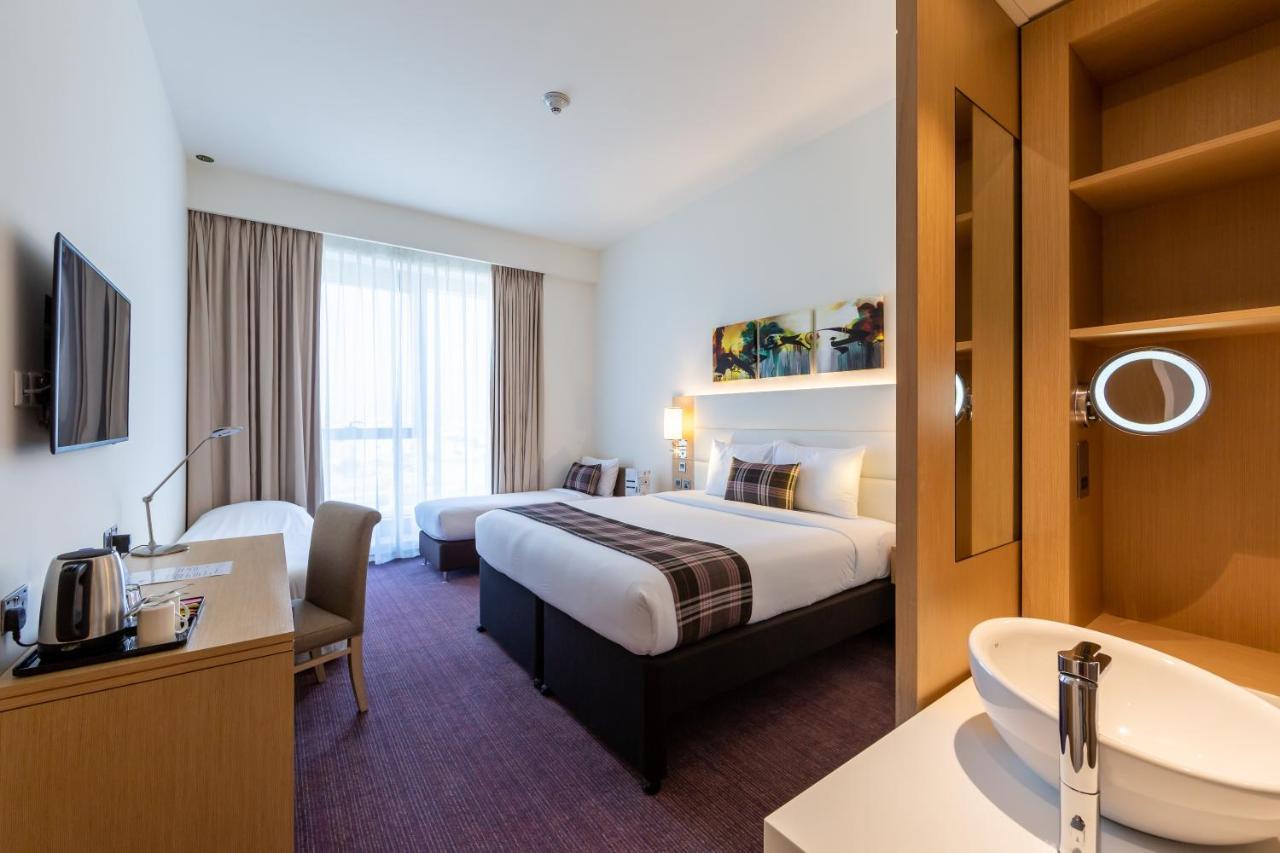 Premier Inn Dubai Dragon Mart Bagian luar foto