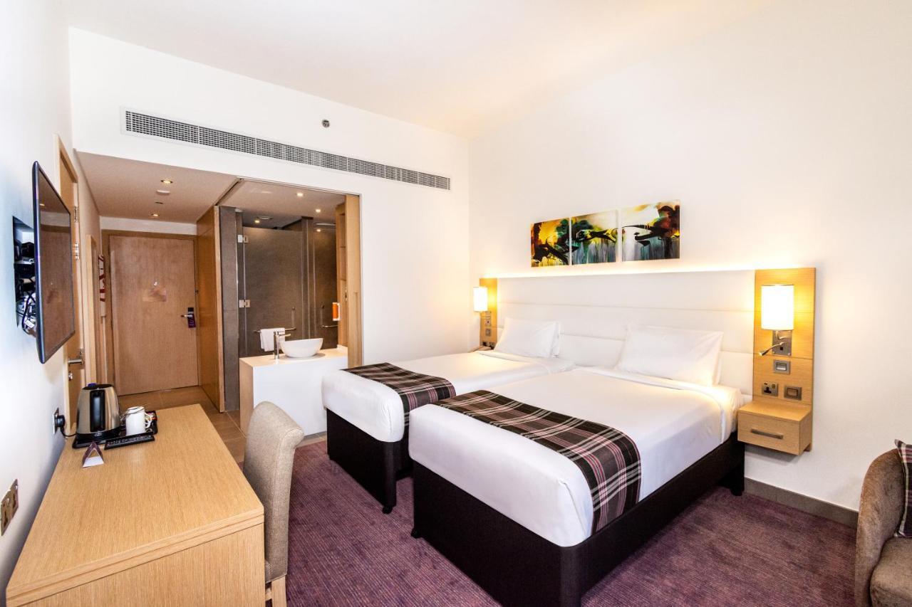 Premier Inn Dubai Dragon Mart Bagian luar foto