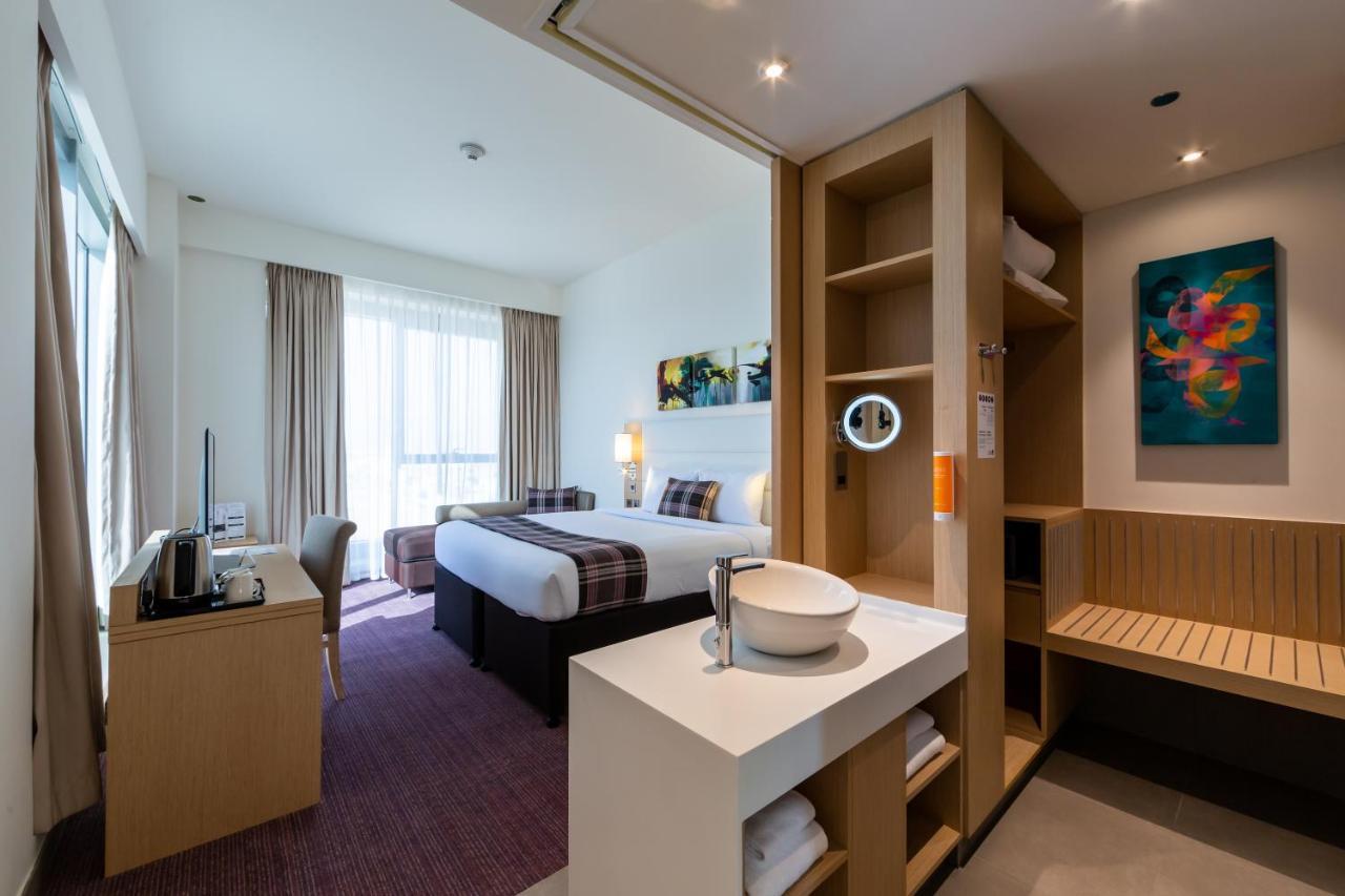 Premier Inn Dubai Dragon Mart Bagian luar foto