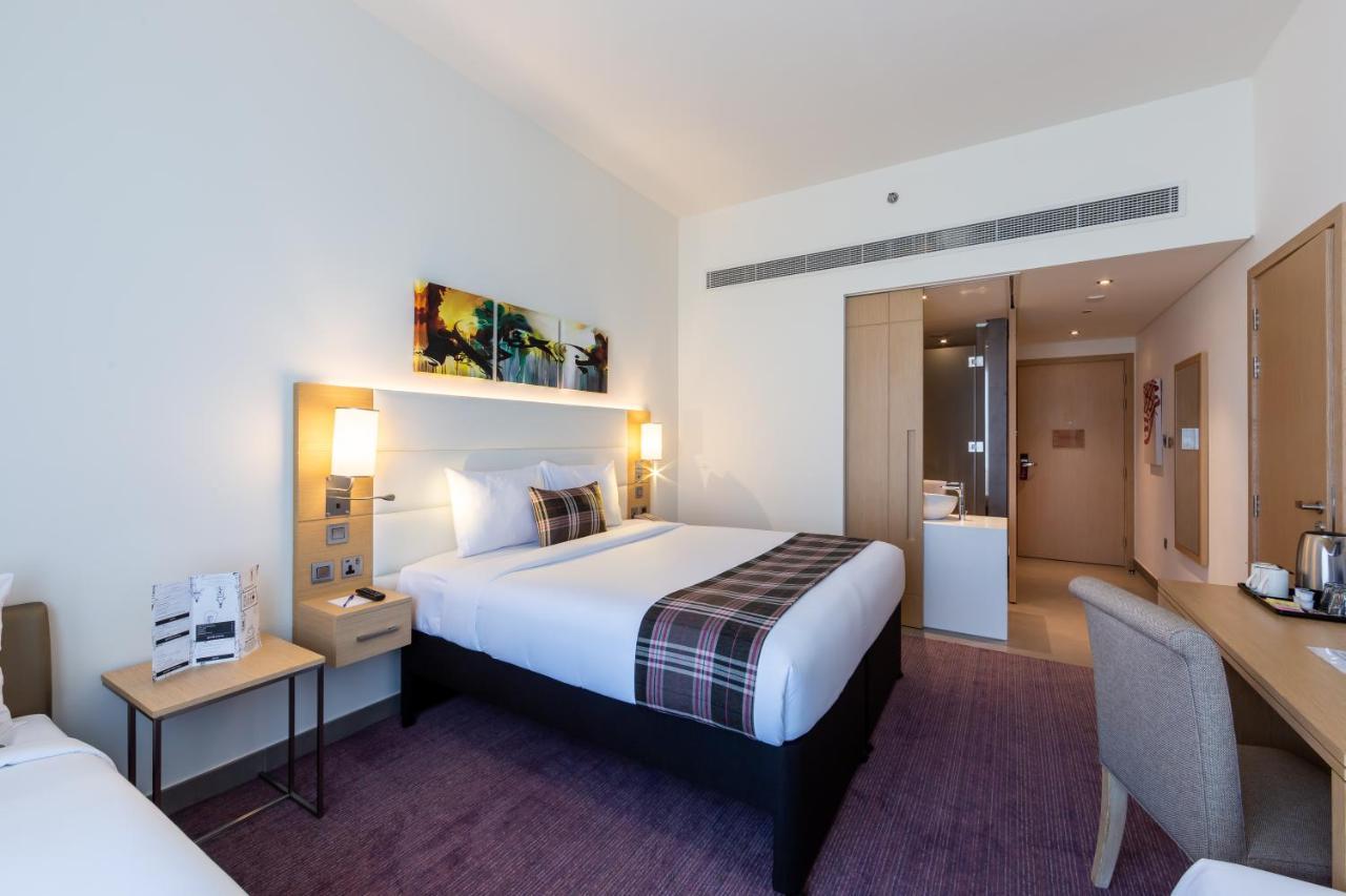 Premier Inn Dubai Dragon Mart Bagian luar foto